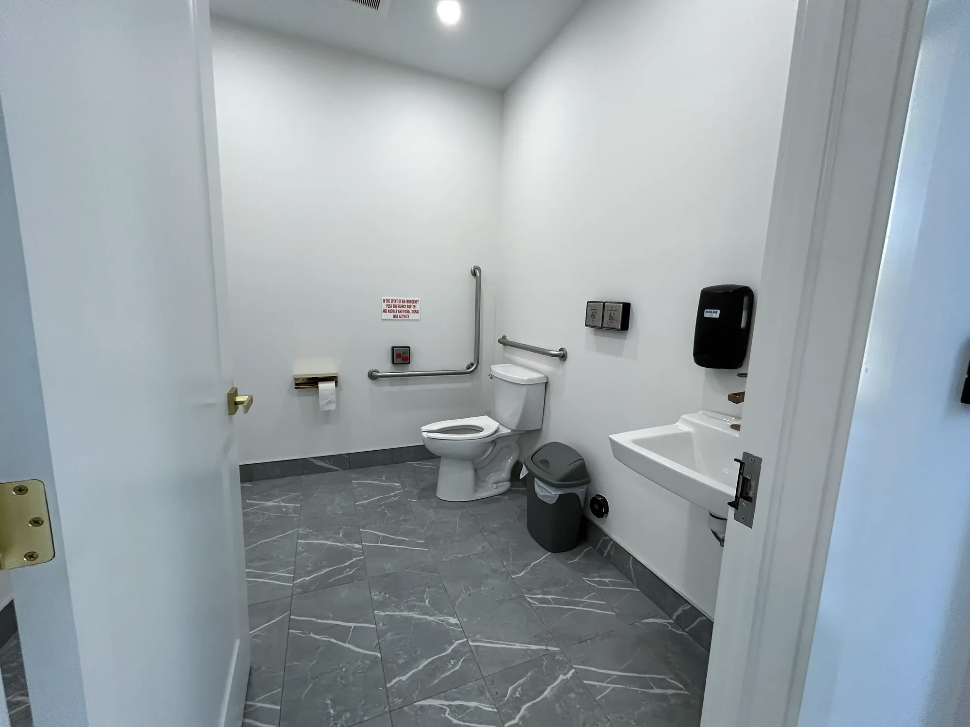 1485 Erie St, Handicap Commercial Washroom